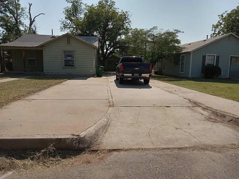 219 La Salle Dr — Photo 9