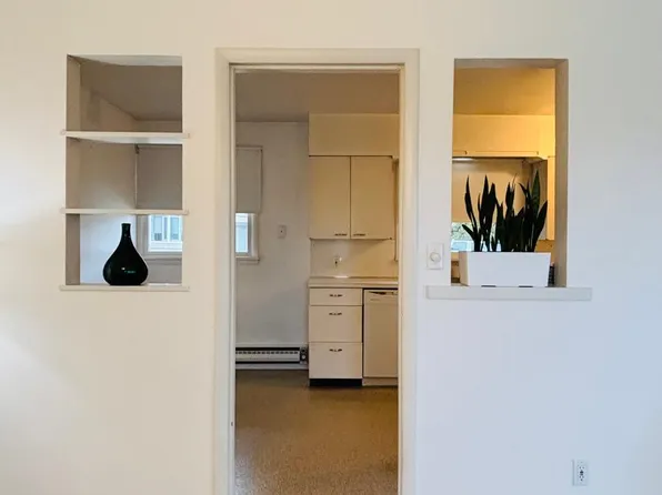 17229 NE 40th St APT A, Redmond, WA 98052