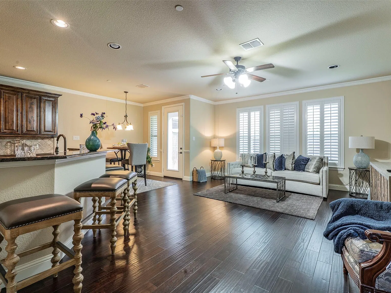 3 bed, 1963 sqft, $2,750 — Photo 4