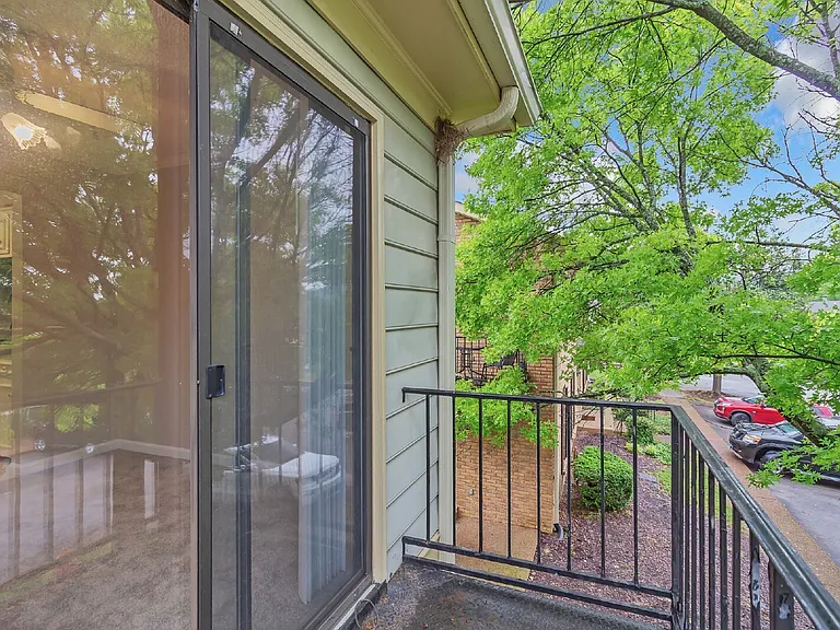 764 Fox Ridge Dr — Photo 11