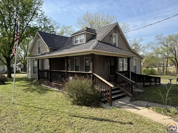 421 Union St, Cottonwood Falls, KS 66845