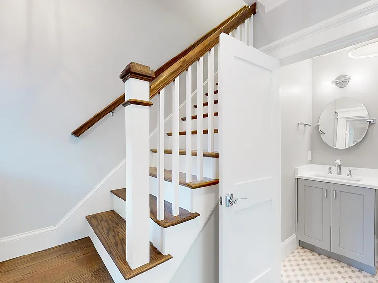 101 Sumner Rd — Photo 43