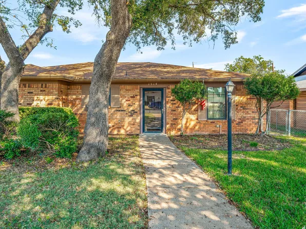 1514 Thomas Ln, Graham, TX 76450