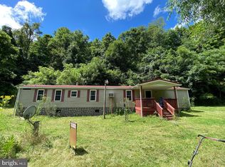 403 Fox Run Rd, Mount Morris, PA 15349