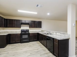 2116 Eastwood Ct, Bryan, TX 77803