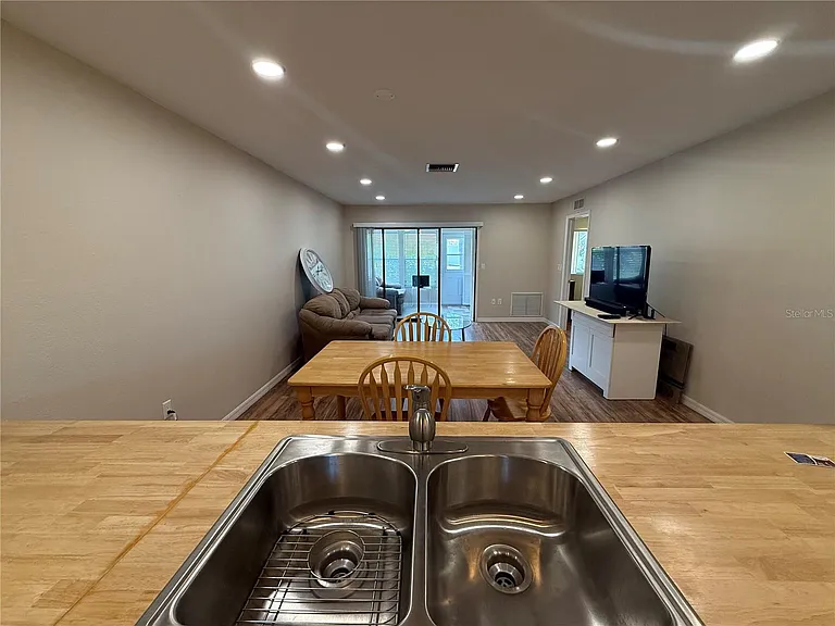 2130 Bancroft Pl #B — Photo 9