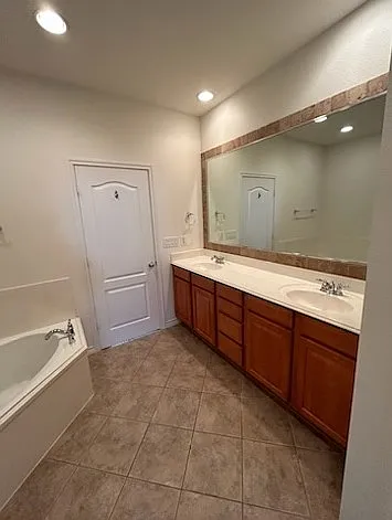 4419 Buena Vista St #2 — Photo 27