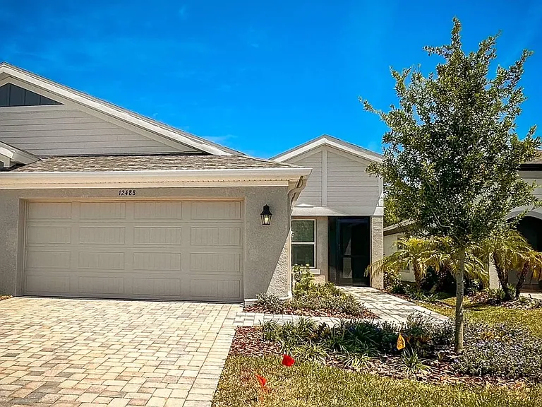 12488 Oak Hill Way — Photo 3