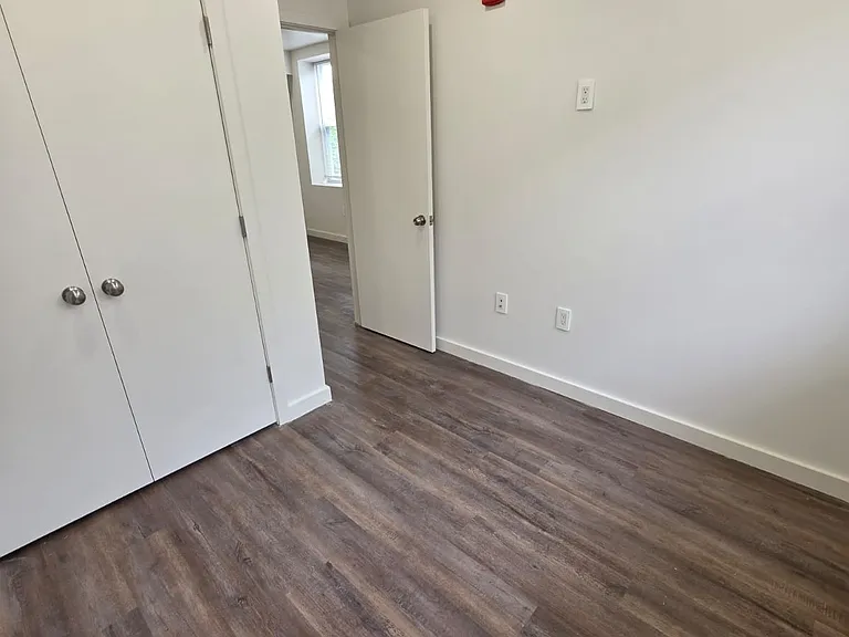 733 Hobart Pl NW #5 — Photo 5