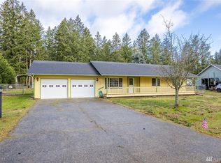 305 Country Estates Dr W, Rainier, WA 98576
