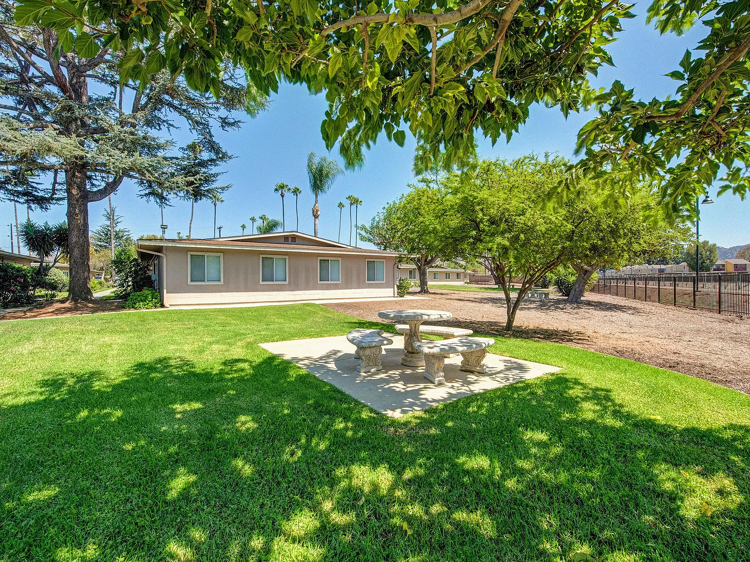 Pacifica Palms Apartments — Photo 3