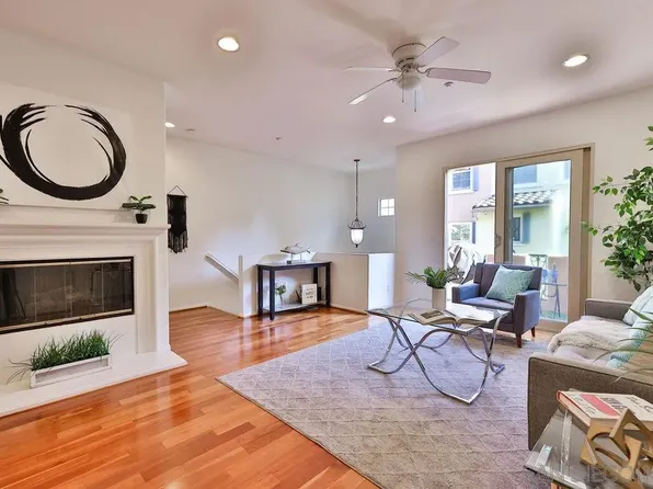 2624 Escala Cir, San Diego, CA 92108