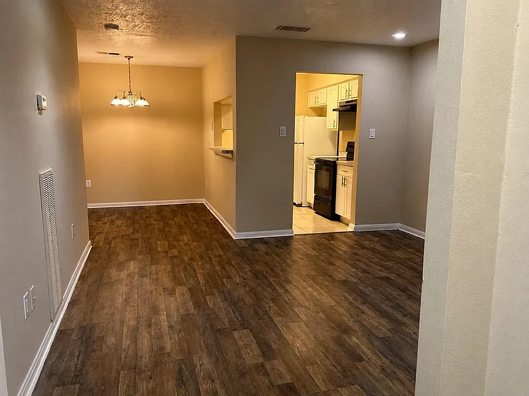 615 Cole St — Photo 3