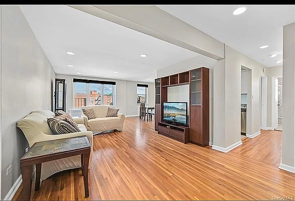 1st image of 1144 Lydig Ave APT 6G