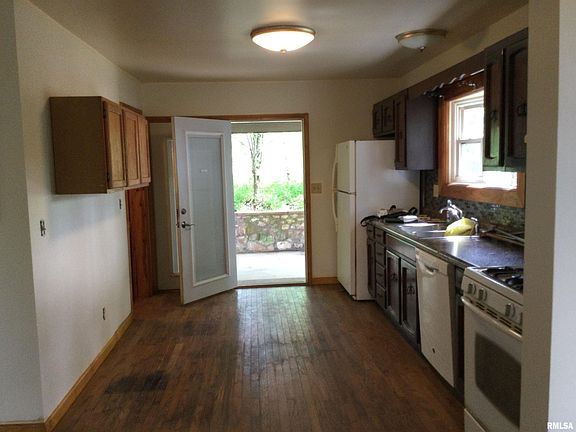 5th image of 306 Elm St