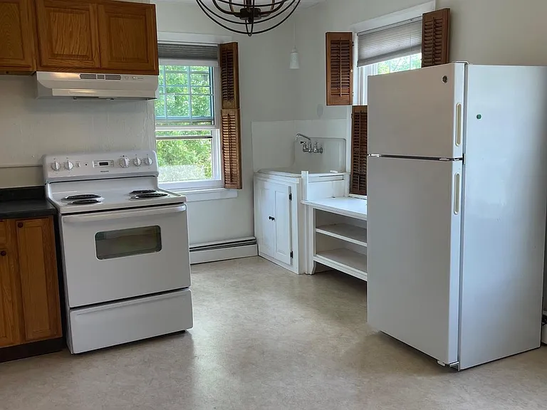 669 Creek Rd #2 — Photo 8