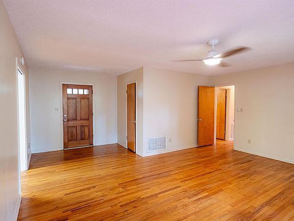 5th image of 903 Abbiegail Dr