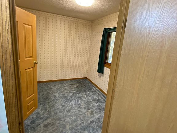 3rd image of 920 High Grade Way