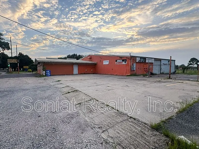 7101 Chef Menteur Hwy — Photo 5