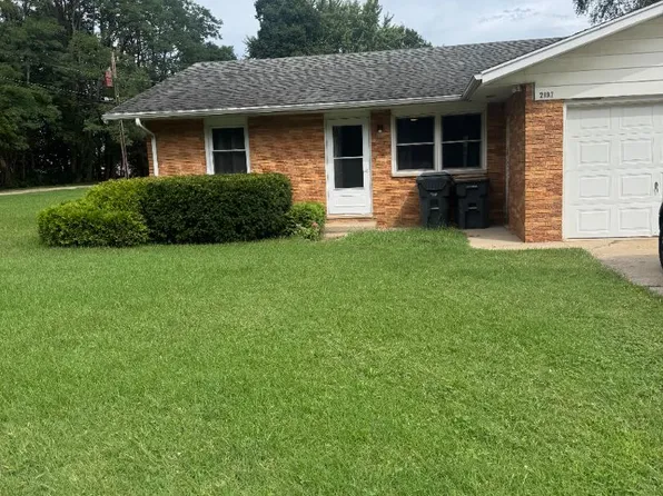 2197 W Glenlord Rd, Stevensville, MI 49127