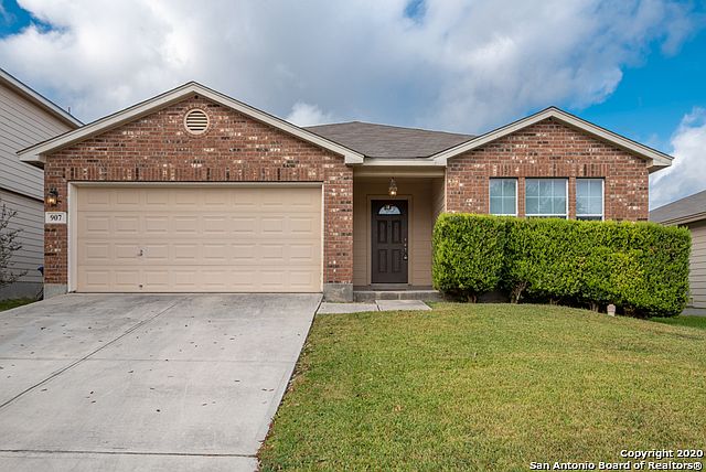 1st image of 907 Magnolia Bnd