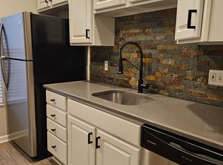 550 Colony Park Dr APT 202, Tallmadge, OH 44278