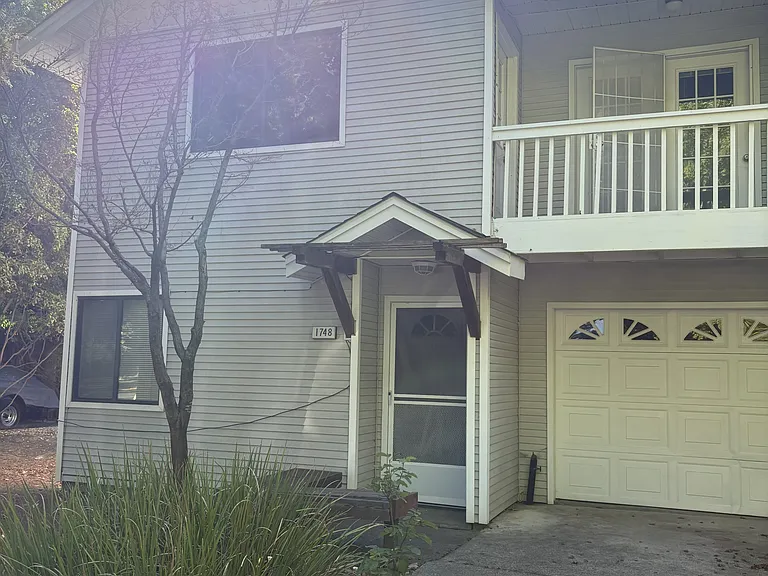 1748 Mount Olive Dr — Photo 1