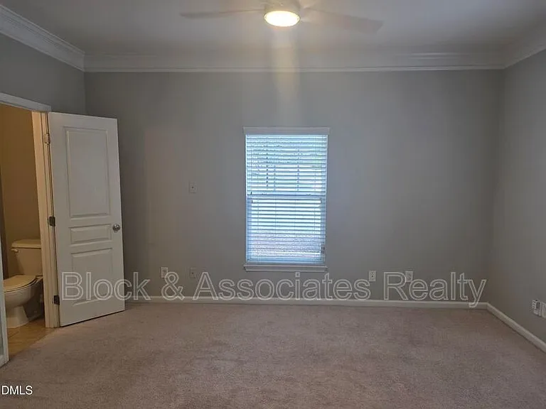 124 Braeside Ct — Photo 8