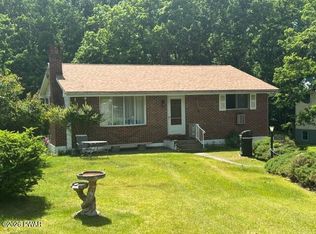 119 Puma Ct, Dingmans Ferry, PA 18328