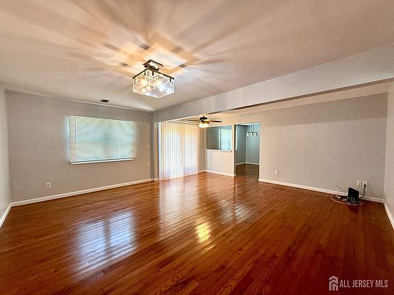 2nd image of 44 Drake Rd