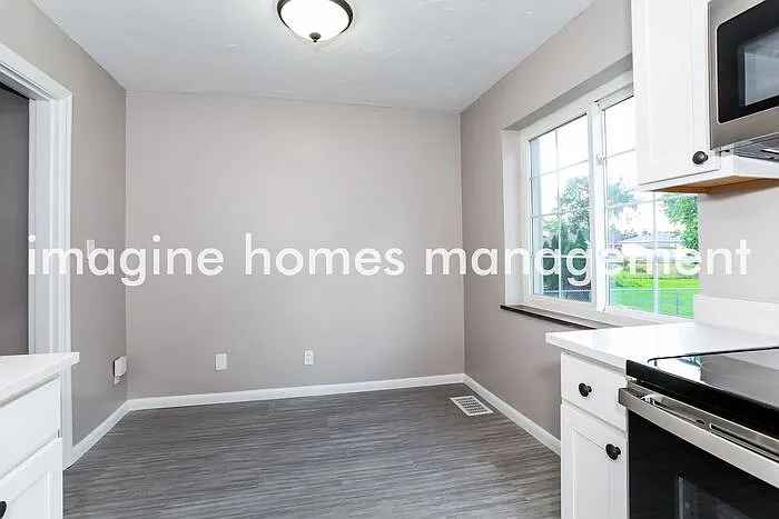 4342 Orchard Ln — Photo 5