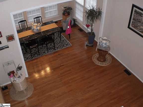 5th image of 17 Suffolk Downs Way
