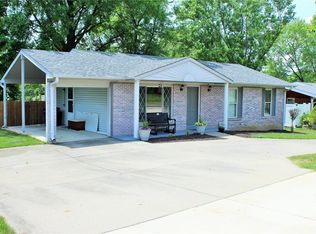 1327 Schulte Rd, Saint Louis, MO 63146