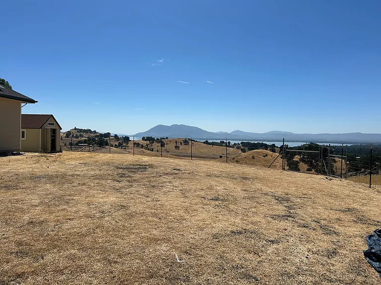 Leal Dr — Photo 29