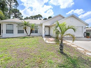 914 Cloverleaf Ave SE, Palm Bay, FL 32909
