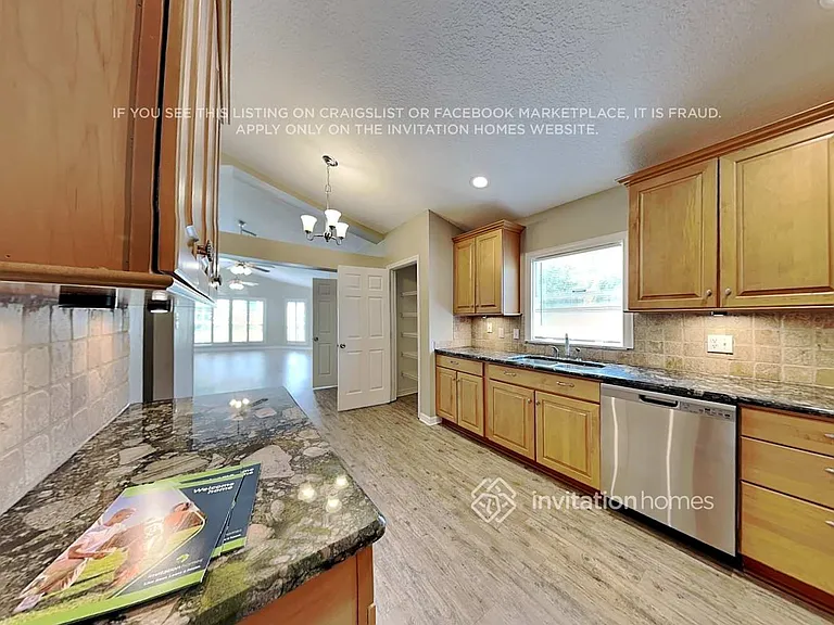 228 Churchill Dr — Photo 8
