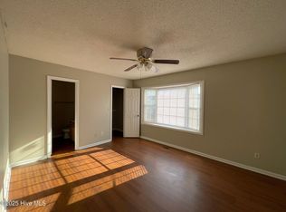 328 Haven Dr APT M6, Greenville, NC 27834