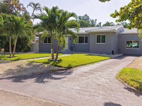 2nd image of 920 NE 118th St