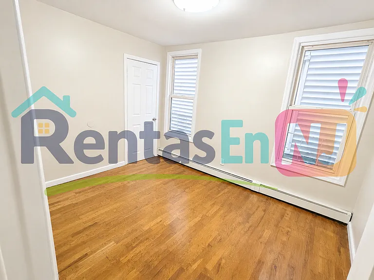 406 S 15th St #2A — Photo 2