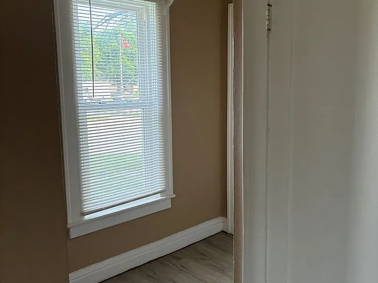 1703 Oakdale Ave — Photo 11
