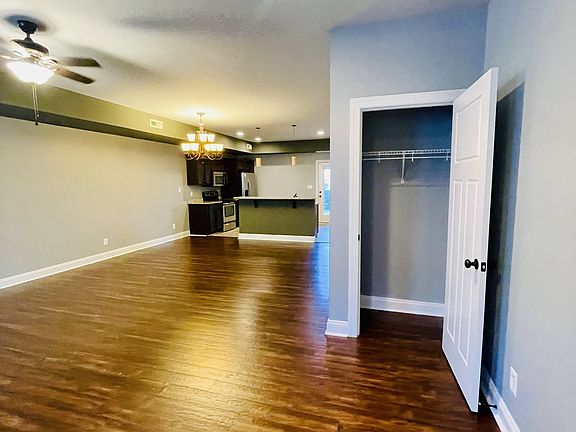 3rd image of 135 Portico St