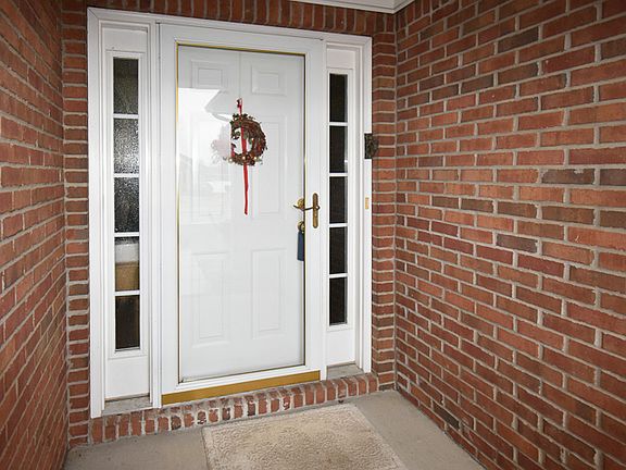 4th image of 619 Chasefield Ave