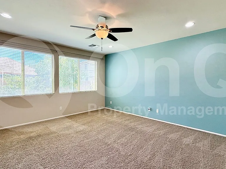 1095 E Rojo Way — Photo 4
