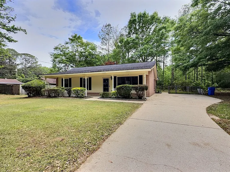 125 Kingswood Dr — Photo 2