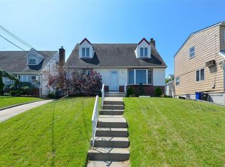 15164 7th Ave, Whitestone, NY