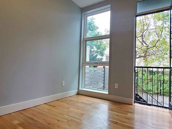 5th image of 1409 Bryant Ave #2B