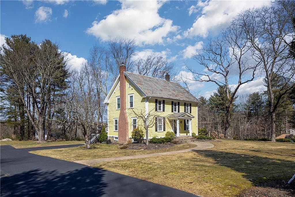 709 Pound Hill Rd, North Smithfield, RI 02896 Zillow