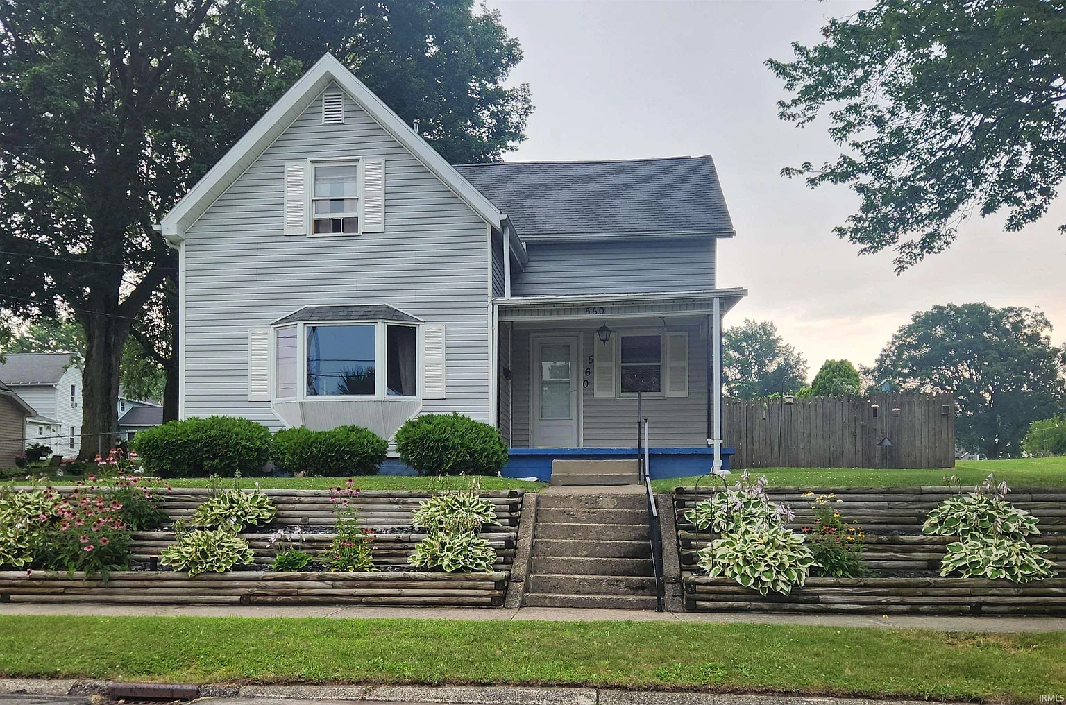 560 Wood St photo 1