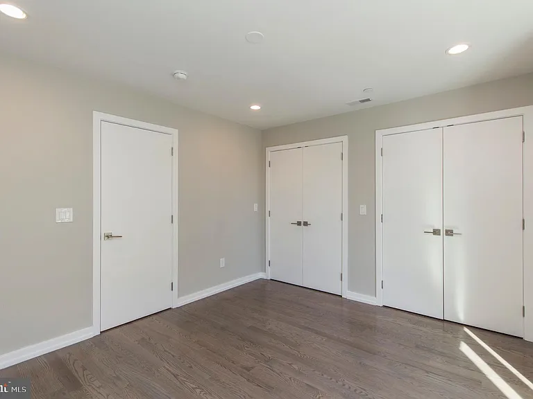 1703 Bainbridge St #2 — Photo 15