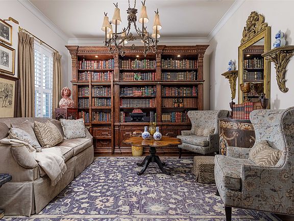 4th image of 2500 Addison St